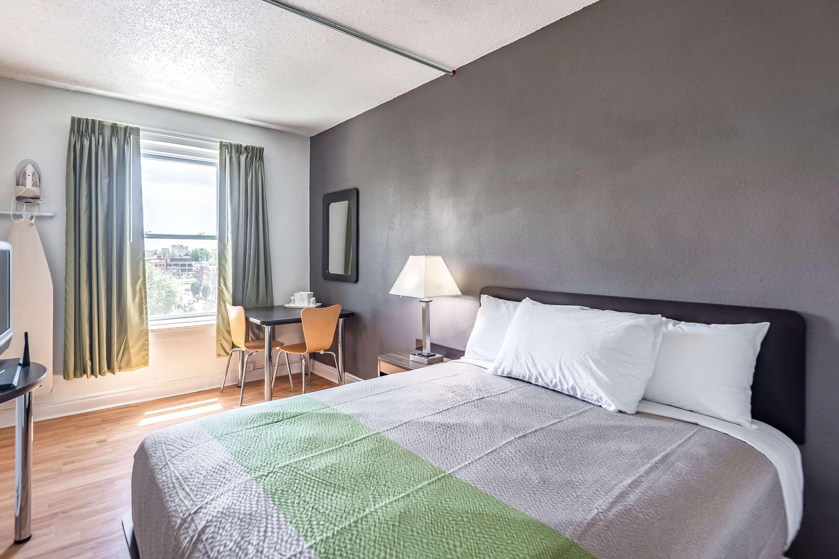 Quality Inn & Suites Kansas City Downtown Buitenkant foto